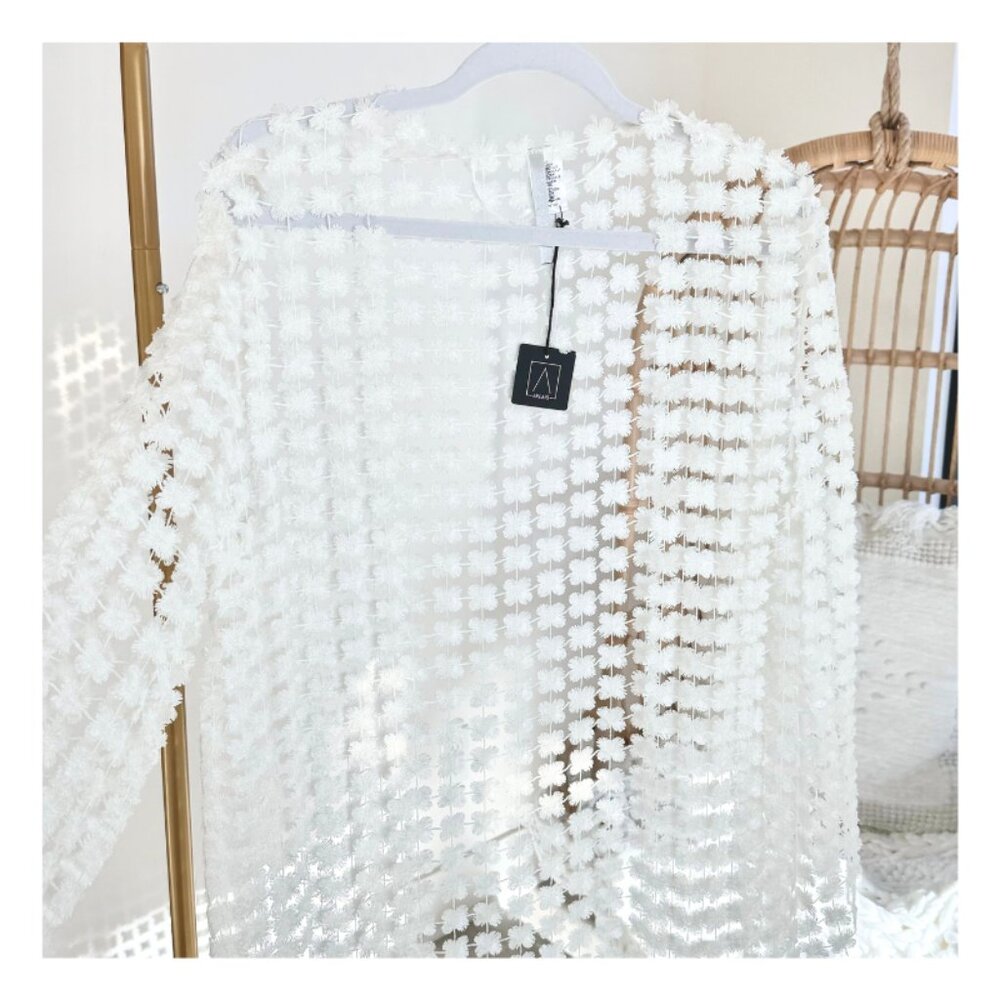 NWT Long Shimmer Flower Kimono White